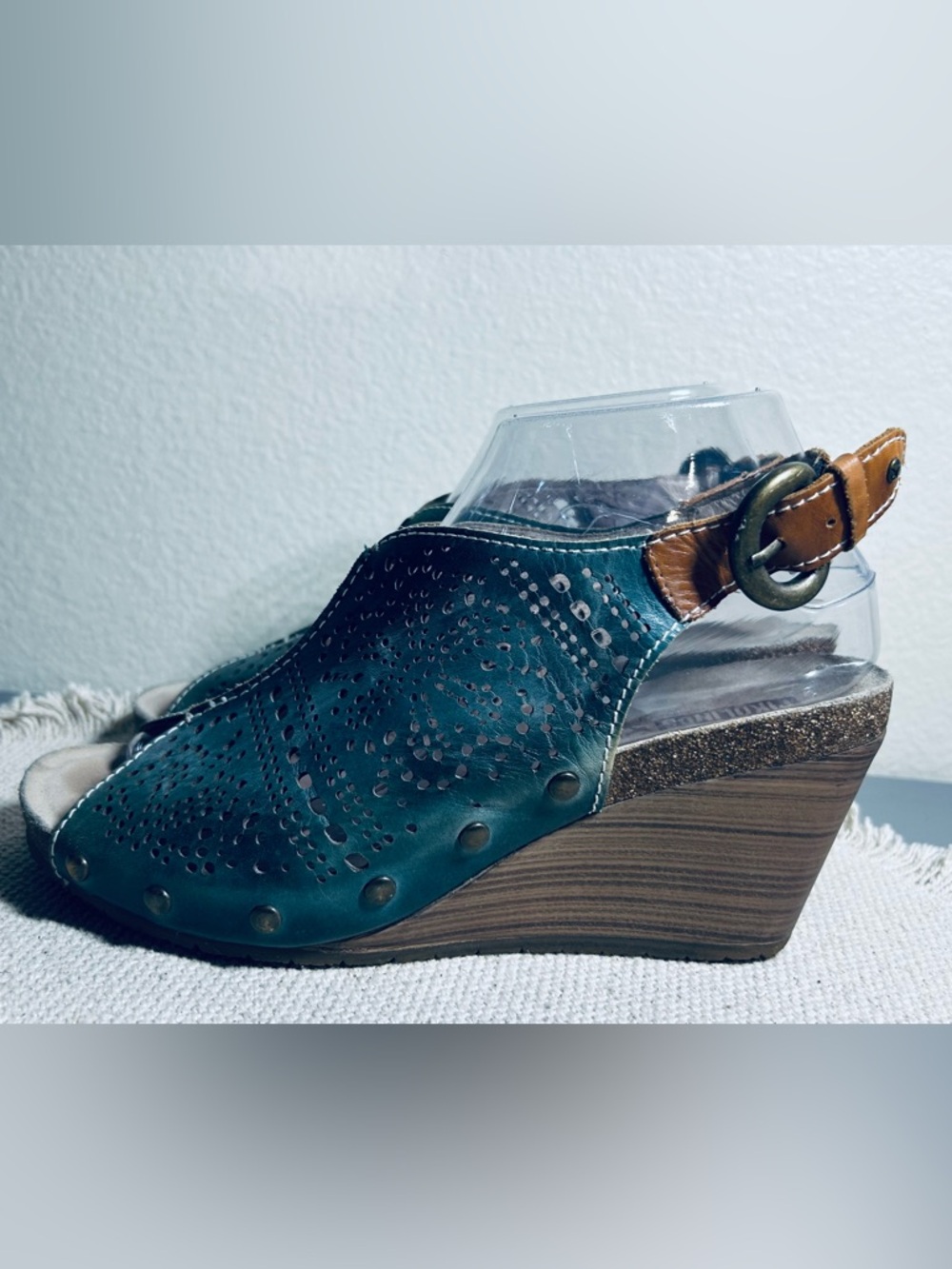 PIKOLINOS Benissa Green Leather Wedge Sandal with Tan Accent - Picture 2 of 11